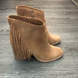 Women’s- size 8 bottle with tassels